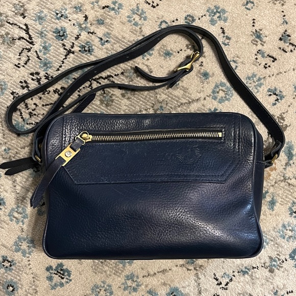 J.W. Hulme Co. Handbags - J.W. Hulme Lowry Navy Leather Crossbody Vintage Made in USA